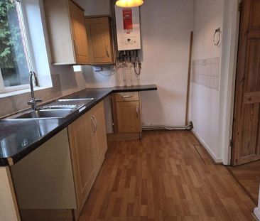 2 bedroom semi-detached house to rent - Photo 6