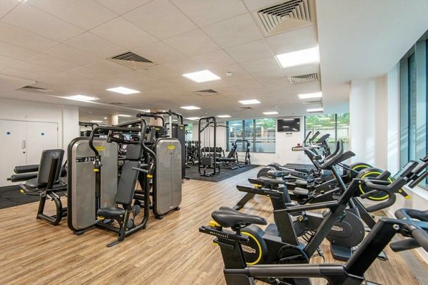 Montford Place, Stratford, E15 - Photo 1