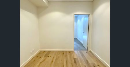 Convenient Location Spacious 1 Bedroom + Study with courtyard in “The Madison” - Photo 2