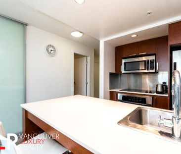 Condo in Downtown Vancouver, BC - Photo 1