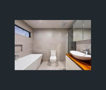 All year round entertainer's dream home in the heart of Tugun! - Photo 4