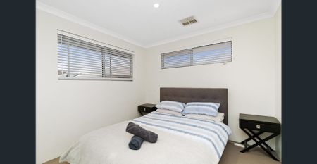 Fully furnished 3 x 2 immaculate townhouse - Photo 4