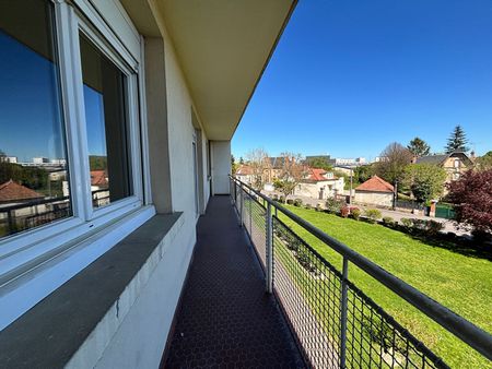 Location Appartement 3 pièces 74m² - Photo 3