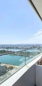 DANUBE FLATS: LUXUS TRIFFT KOMFORT - Ihr Apartment im höchsten Wohnturm Österreichs - Photo 2