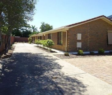 Neat As a Pin - 2 Bedroom Homette - Photo 4