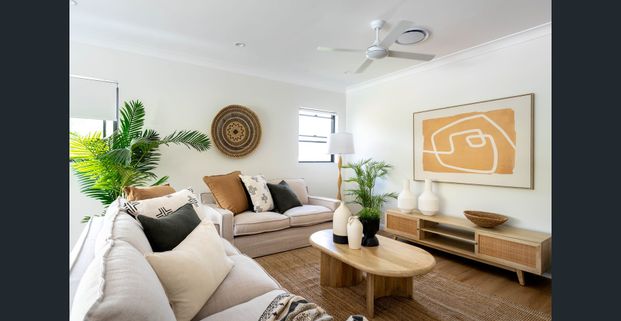 Stylish and spacious townhouse is the perfect place to call home. - Photo 1