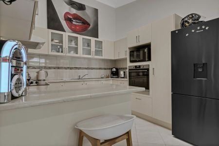 Spacious 3-Bedroom, 2-Bathroom Home in the Arwen Street Residences - Photo 2