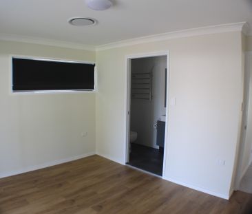 2240 Wynnum Rd, Wynnum West, QLD 4178 - Photo 1