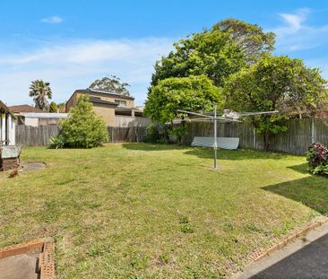 Charming Three-Bedroom Home in Convenient Arncliffe Location - Photo 4