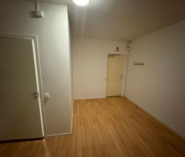 Lyftkransvägen, Skogås - Photo 2