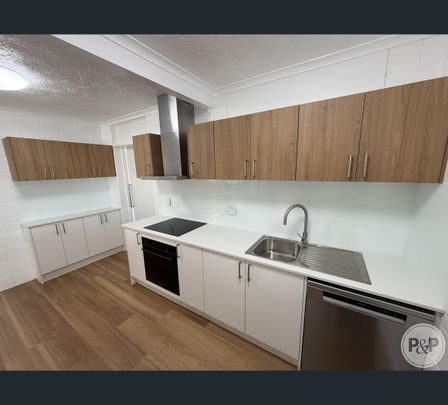 1/38 Bayswater Road, Hyde Park, Qld 4812 - Photo 1