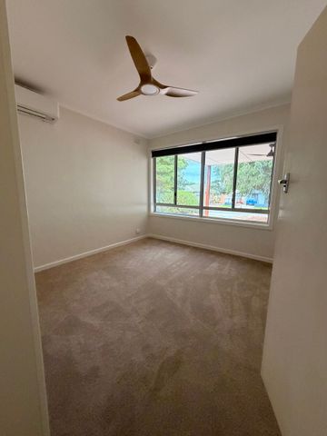 Charming 3 Bedroom Family Home - Photo 4