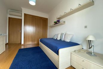 4 Bedroom Apartment with parking, Telheiras, Lisboa