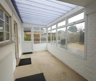 2 bedroom detached bungalow to rent - Photo 4