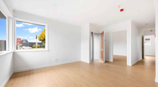 Rooms for rent on Lincoln Rd - Photo 1