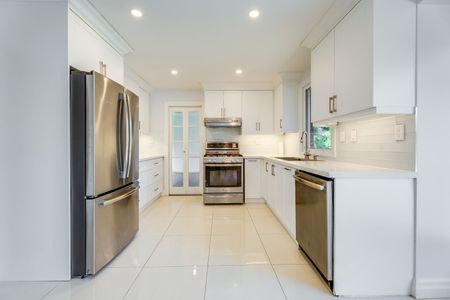 For Lease - 2231 All Saints Crescent, Oakville, Ontario - Photo 4