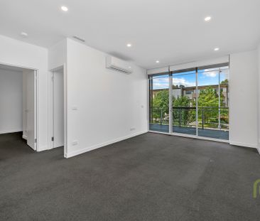 Modern Apartment in ideal location - Photo 1