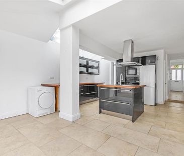 3 bedroom end of terrace house to rent - Photo 5