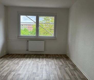 Sanierte 2 Raumwohnung mit Badewanne und Balkon - Photo 4