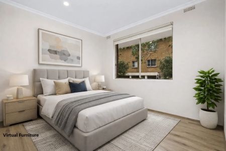 Well-Presented Two-Bedroom Apartment in a Peaceful Setting - Photo 3