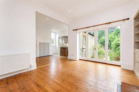 5 bedroom semi-detached house to rent - Photo 3
