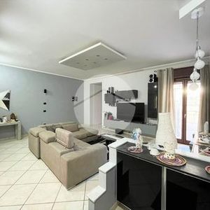 Trilocale in affitto - Photo 2