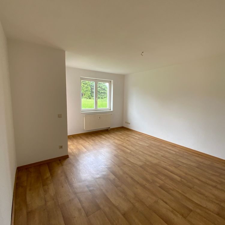 *Tolle und helle 2 Raumwohnung im Souterrain mit Terrasse* - Foto 1