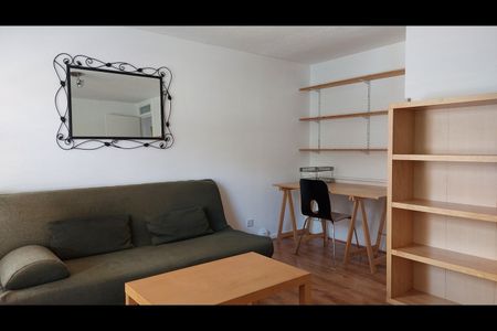 1 Bed Flat, Henderson Drive, NW8 - Photo 2