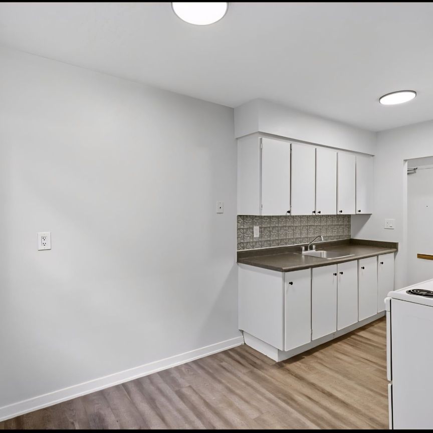 For Lease - 103 Emerald Street Unit# 302, Hamilton, Ontario - Photo 1