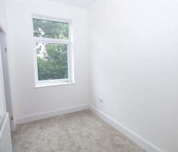 3 bedroom apartment to rent - Photo 2