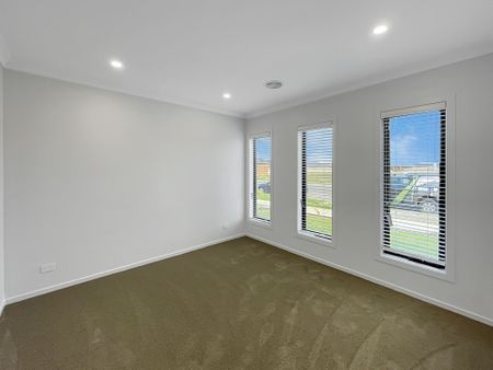 65 Presentation Boulevard, Winter Valley - Photo 3