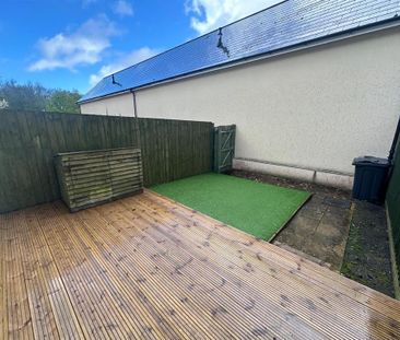 3 bedroom semi-detached house to rent - Photo 6