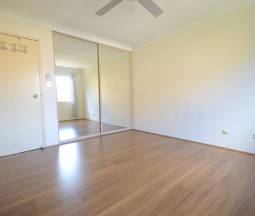 2 Bedroom Unit Convenient to Everything&excl;&excl; - Photo 6