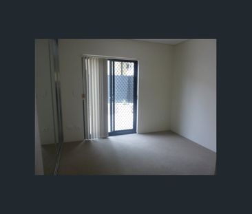 Centrally Located 2 Bedroom, 2 Bathroom Apartment- new photos will ... - Photo 4