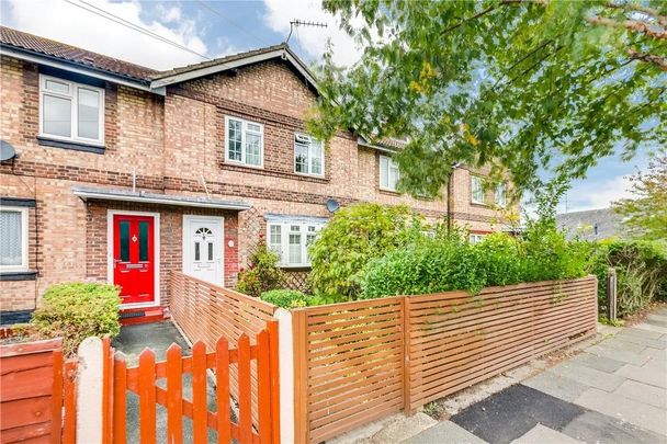 4 Bed Terraced House, Carrington Road, TW10 - Photo 1