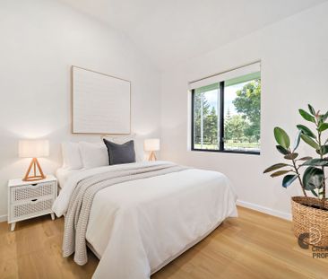 Newly renovated 3-bedroom coastal cottage - Photo 4