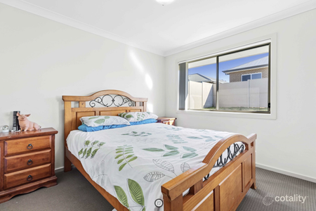 FOUR BEDROOM HOME - Photo 4