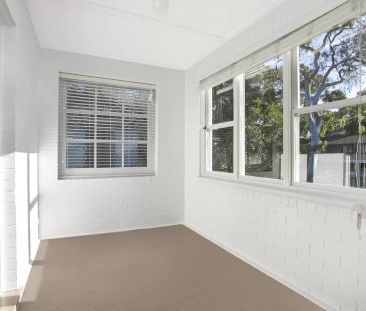 Gorgeous Townhouse with House Appeal - Photo 6