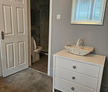 1 Bed Flat, Court Road, SO15 - Photo 4