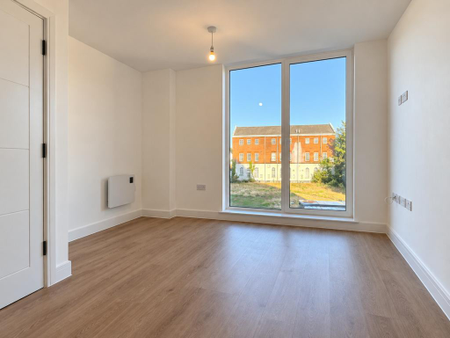 1 bedroom flat to rent - Photo 2