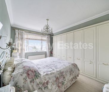 4 bedroom semi-detached house to rent - Photo 5