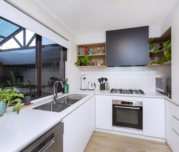 BEAUTIFUL TOWNHOUSE - Photo 4