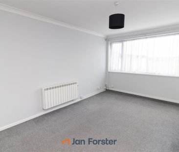 2 Bedroom Flat - Photo 2