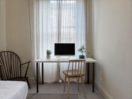 2 bedroom flat to rent - Photo 2