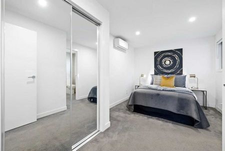 Modern Living in the Heart of Essendon - Photo 4