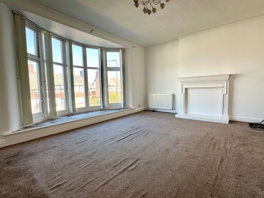 3 bedroom Flat To Let Total Size: 1217 SQ FT - Photo 1