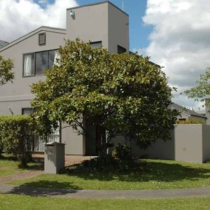 3 Bedroom in Golflands - Photo 2