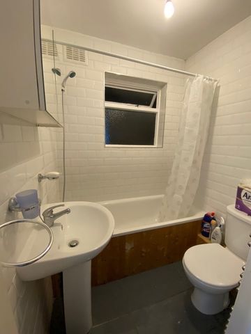 Room in a Shared House, Roberts Road, E17 - Photo 5