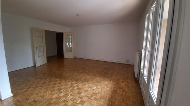 Location Appartement 4 pièces 94m² STE FOY LES LYON 69110 - Photo 1