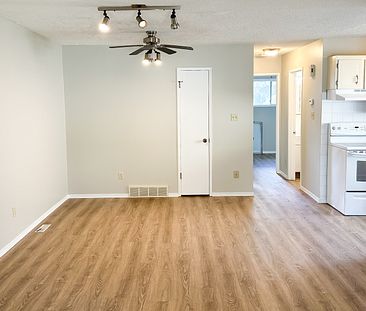 Main Floor Bowness Duplex: Utilities Included. - Photo 3